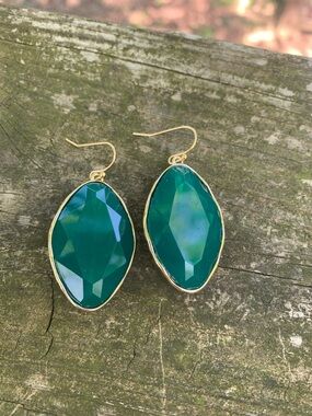 NWOT Gold-Edged Green Drop Earrings - Women Jewelry